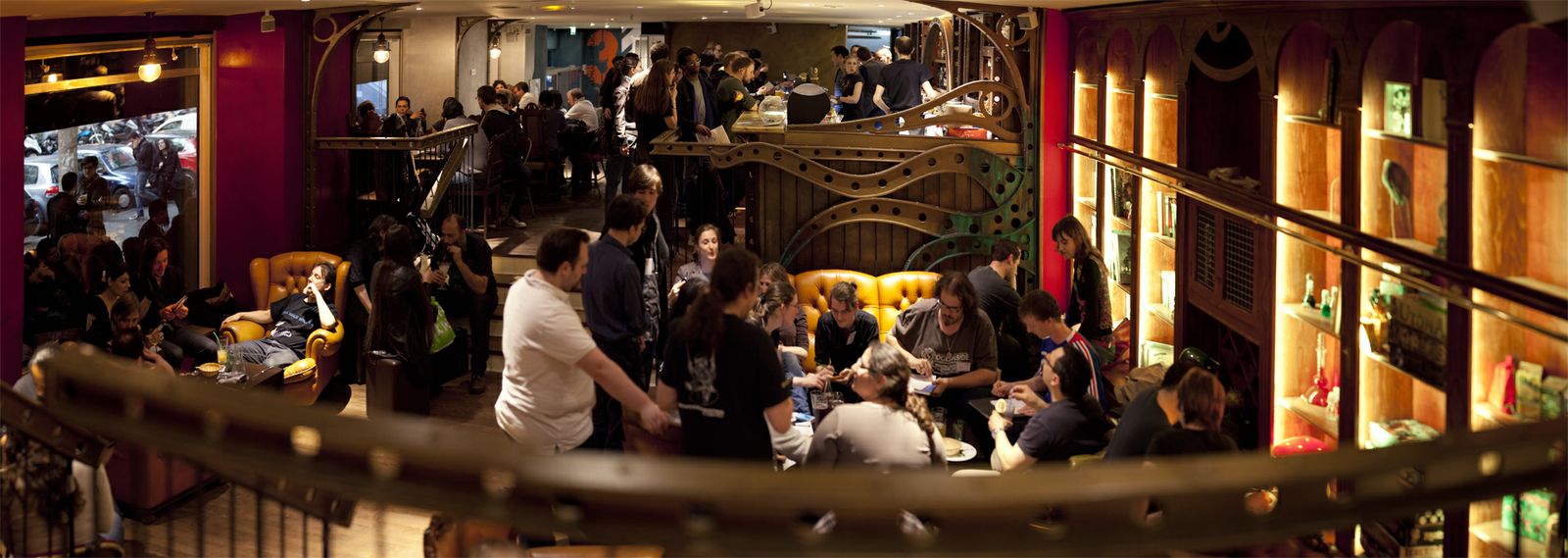 Dernier Bar Avant La Fin Du Monde - Lille Photos